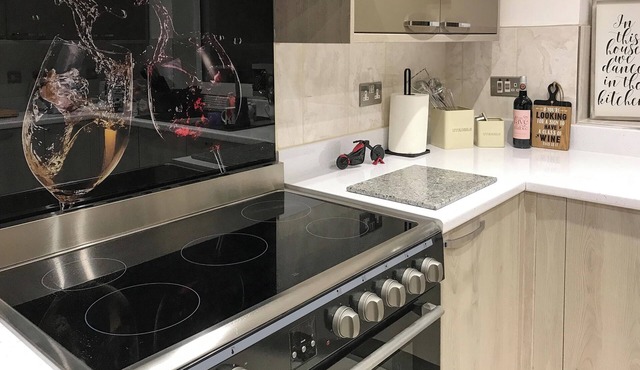 5 bedroom accommodation in Bolsover, near Chesterfield