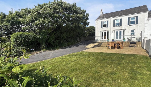 5 bedroom accommodation in Little Haven, near Haverfordwest