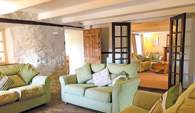 5 bedroom accommodation in Nr St Austell