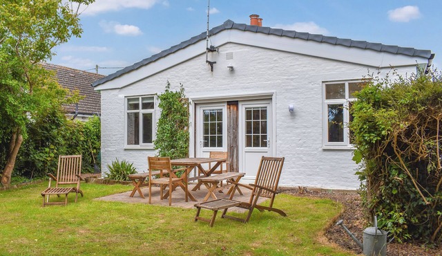 5 bedroom accommodation in St Mary&rsquo;s Bay, near Romney Marsh