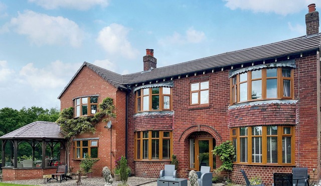 5 bedroom accommodation in Rushton Spencer, near Leek