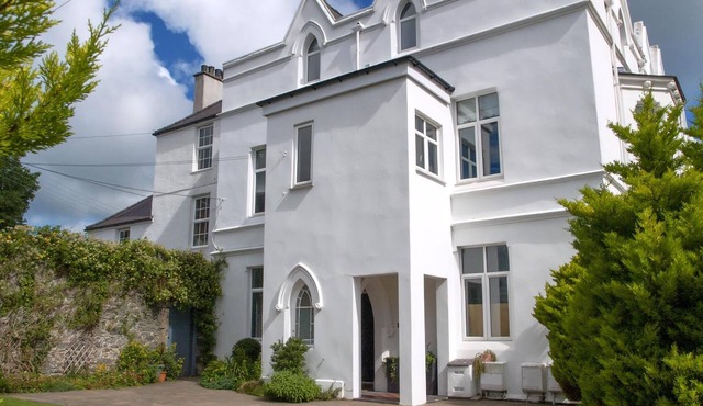5 bedroom accommodation in Menai Bridge, near Bangor