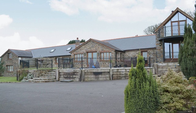 5 bedroom accommodation in St Clears, near Laugharne