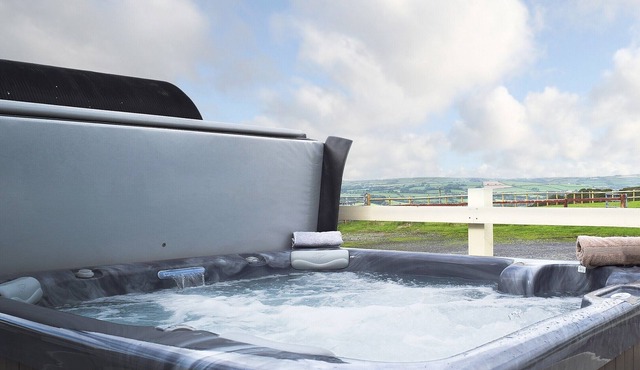 5 bedroom accommodation in Llangynog, near Llansteffan