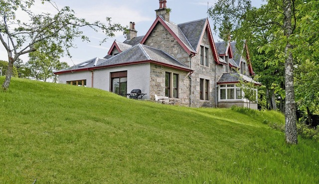 5 bedroom accommodation in Newtonmore