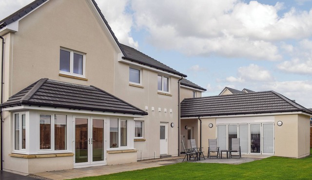 5 bedroom accommodation in Leuchars, Near St Andrews