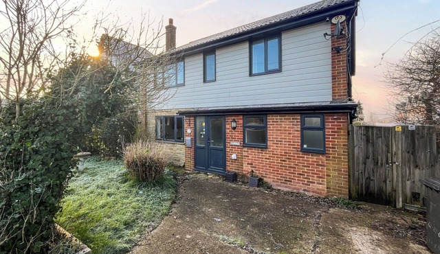 5 bedroom accommodation in Whitstable