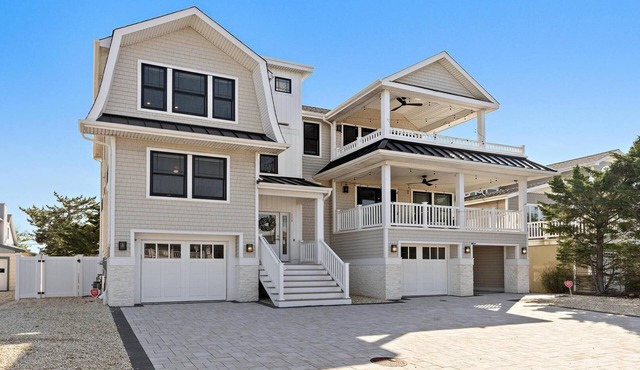 5 bedroom accommodation in Ship Bottom