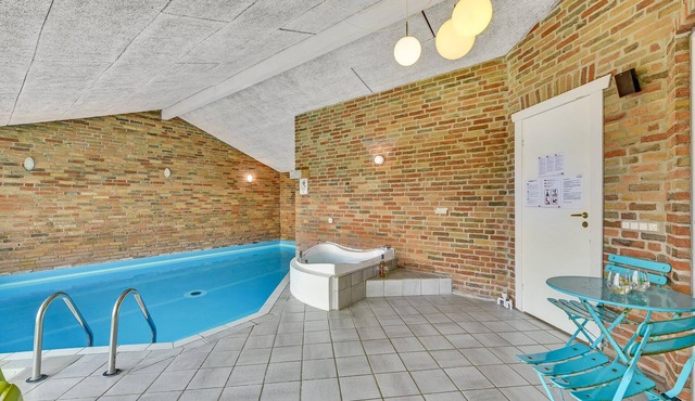 5 bedroom accommodation in Ringkøbing