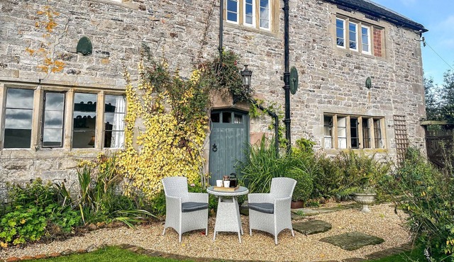 5 bedroom accommodation in Tissington, near Ashbourne