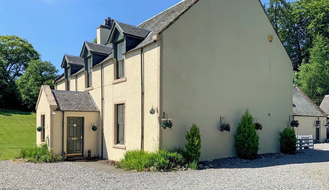 5 bedroom accommodation in Scaniport, near Inverness