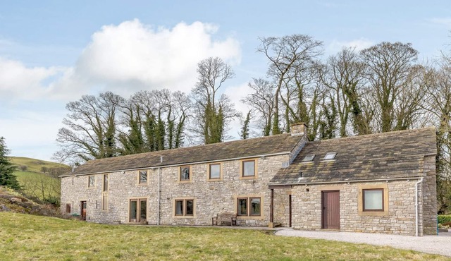 5 bedroom accommodation in Hassop, near Bakewell