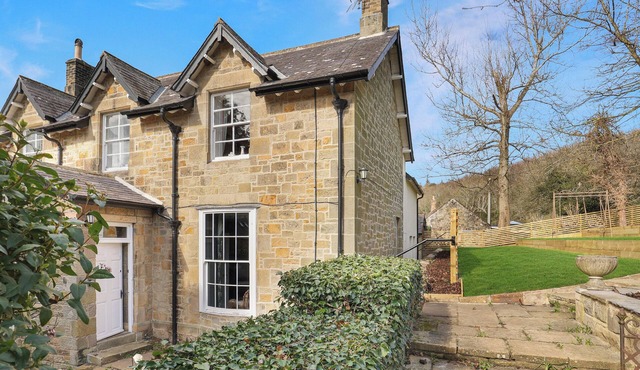 5 bedroom accommodation in Bamburgh