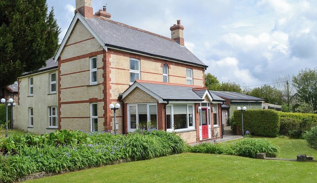 5 bedroom accommodation in Cranford, near Clovelly
