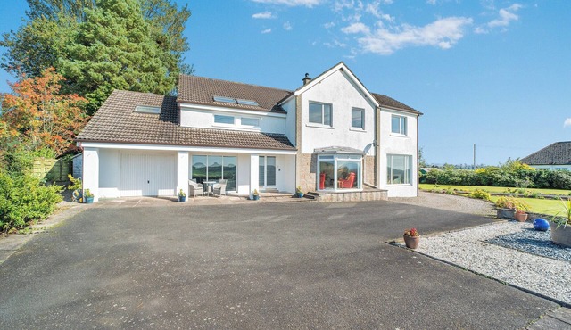 5 bedroom accommodation in Dumfries