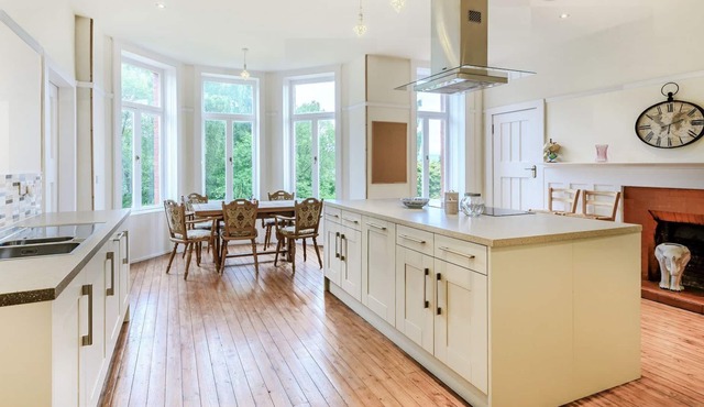 5 bedroom accommodation in Dunblane