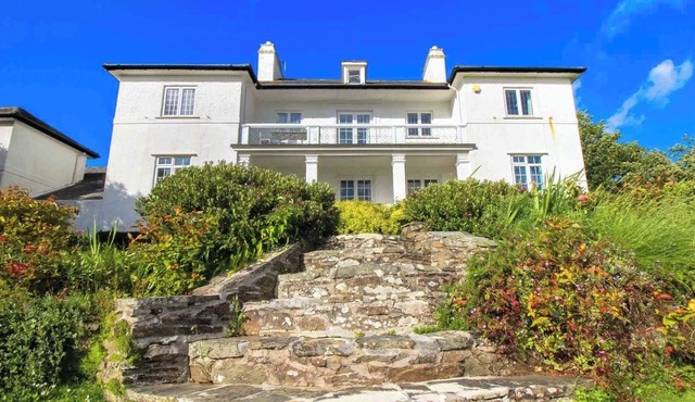 5 bedroom accommodation in St Mawes