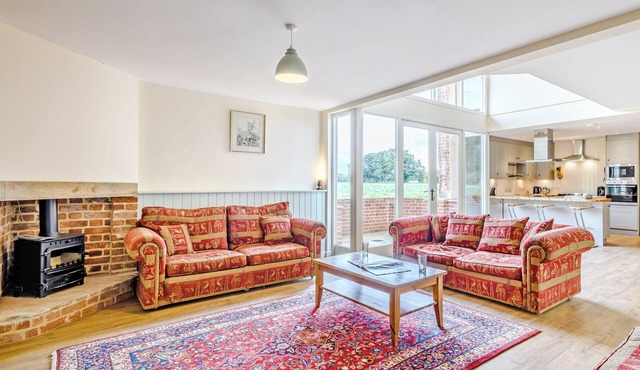 5 bedroom accommodation in Westwick