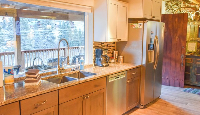 5 bedroom accommodation in Red River