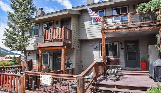 5 bedroom accommodation in Red River