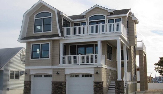 5 bedroom accommodation in Surf City