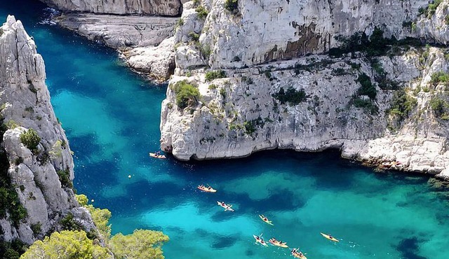 5 bedroom accommodation in Meyreuil
