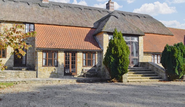 5 bedroom accommodation in Uploders, Bridport