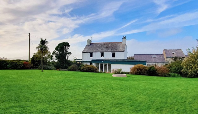 5 bedroom accommodation in Llanfaethlu, Anglesey