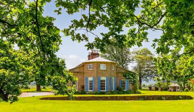 5 bedroom accommodation in Maybole