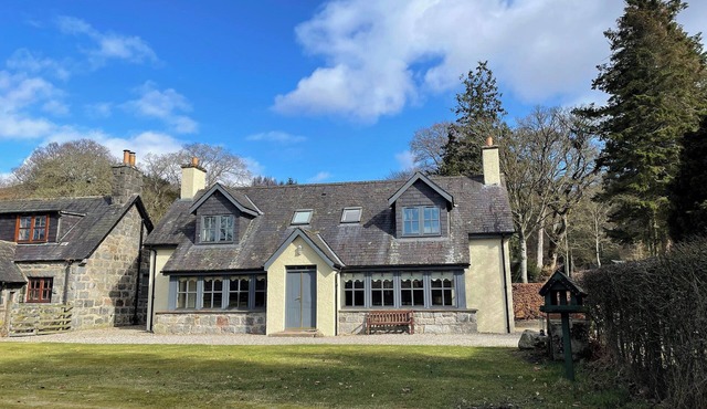 5 bedroom accommodation in Morvich