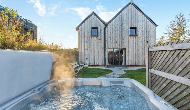 5 bedroom accommodation in Newtown