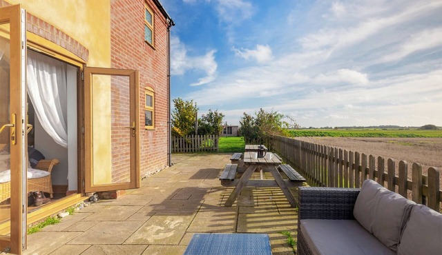 5 bedroom accommodation in Sea Palling, near Happisburgh