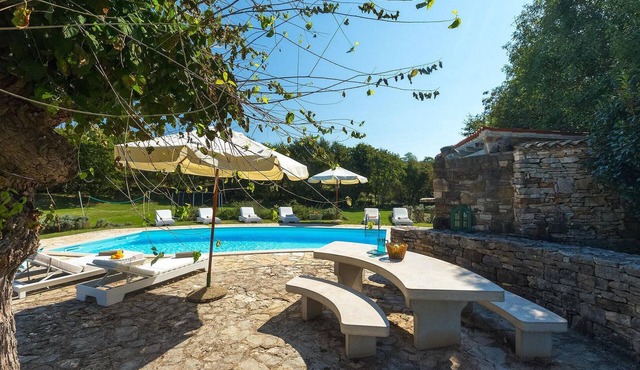 5 bedroom accommodation in Groznjan