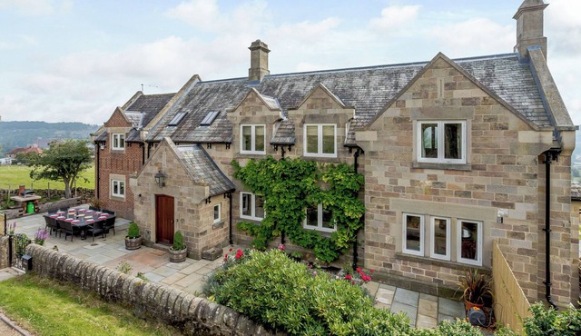 5 bedroom accommodation in Belper