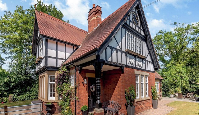 5 bedroom accommodation in Belper