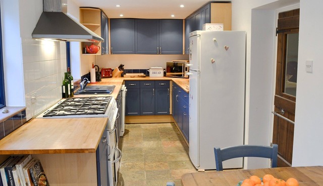 5 bedroom accommodation in Hindolveston, near Holt