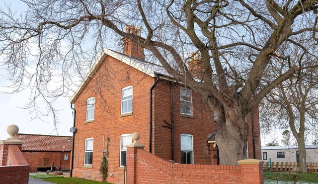 5 bedroom accommodation in Helsey