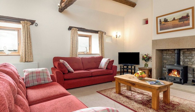 5 bedroom accommodation in Litton, near Buxton