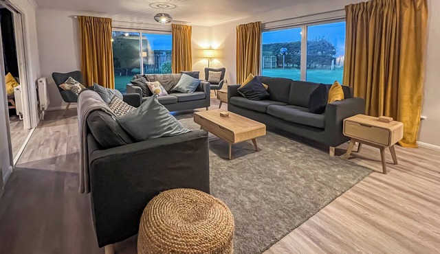 5 bedroom accommodation in Newchurch, near Sandown