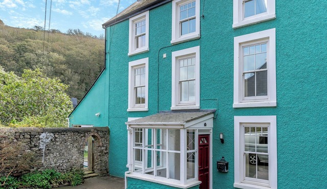 5 bedroom accommodation in Solva