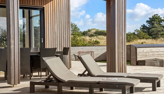 5 bedroom accommodation in Ålbæk