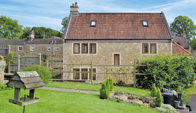 5 bedroom accommodation in Wellow, near Bath