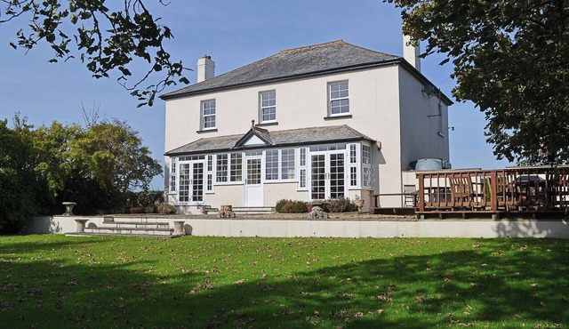 5 bedroom accommodation in Stratton, Bude