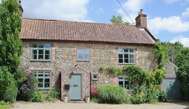 5 bedroom accommodation in Thornage, near Holt