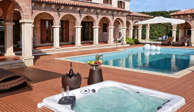 5 bedroom awesome home in Barat