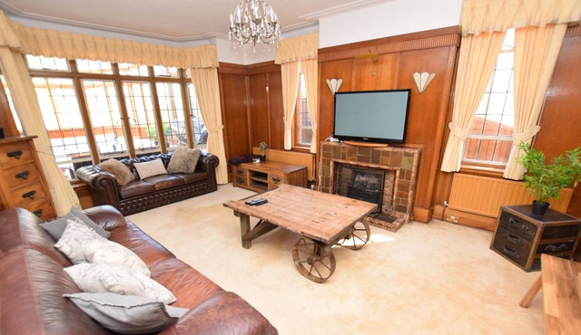 5 Bedroom Beach Front House