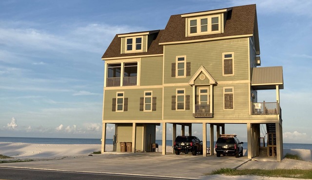 5 Bedroom Beach Front Home with Screened in Deck