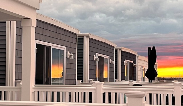 5 Bedroom Beach Block House: Rooftop Deck, Ocean & Bay Views, Walk to Everything