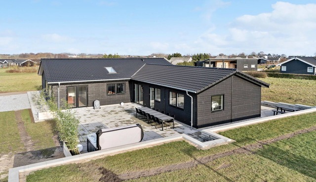 5 bedroom beautiful home in Haderslev