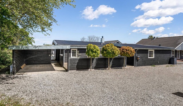 5 bedroom beautiful home in Otterup